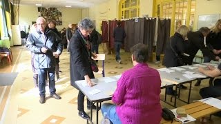 Quel dispositif de sécurité devant les bureaux de vote pour le 1er tour des législatives [upl. by Calia333]