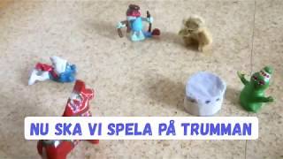 Samlingssångnamnsång i förskolan Nu ska vi spela på trumman Trumvisan med text [upl. by Panthia]