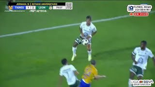 Jordy Alcivar Soccer Nutshot Mexico League Tigres vs Leon 280924 Pelotazo en los huevos [upl. by So]