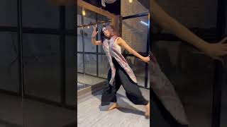 Easy and Elegant dance choreography for weddings  Twinkle Arora [upl. by Ilamad]