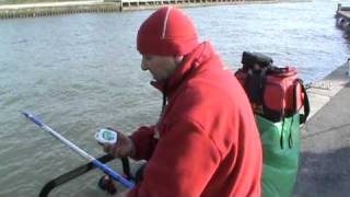 battuta di pesca alla spigola sul porto di badino [upl. by Yelahs]