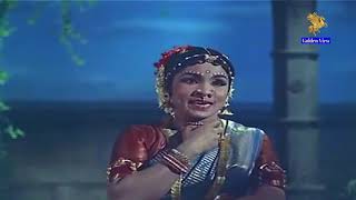 Thillana Mohanambal Train Scene Full Video l Sivaji Ganesan l Padmini l TS Balaiah l Manorama l [upl. by Charmine]