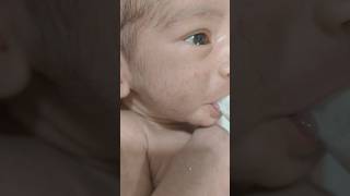 D10 Gauze for relax to baby after feed viralvideo cutebaby littleprinces [upl. by Nogras]