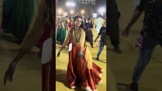 Garba dance garbadance garba folkdance love bollygarba indiandance navratri song [upl. by Chainey]