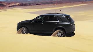 Mercedes GLE 450 4Matic bouncing itself out of sand [upl. by Atnoek]