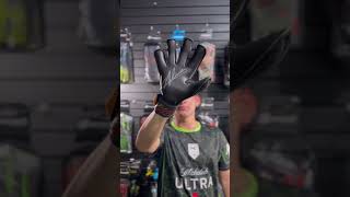 GANA LOS GUANTES 🧤guantesdeportero futbol [upl. by Asirrak]