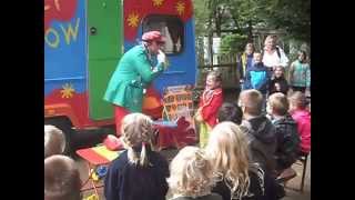 Clown Pauli im Tierpark Neumünster Clown Show Talent Comedy Wohnwagen Kinder Witzig Spaß 2015 [upl. by Silletram]