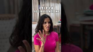 LA SOCIALIZZAZIONE Lei VS Lui 🤣 casaabis humor comici comedy coppiafamosa videodivertenti [upl. by Oicnoel]