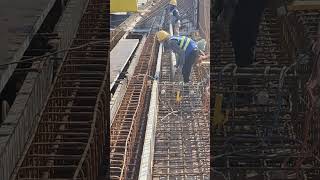 2 workers try to install the big side of Formwork [upl. by Einnaoj]