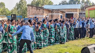 HOZIANA CHOIR MU IVUGABUTUMWA ADEPR NYABISINDU MUHANGA MU NDIRIMBO KOMEZA USENGE MBEGA BYIZA [upl. by Apthorp3]