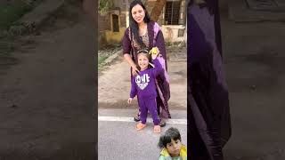 Vedika ne monkey ko khana khilaya shortvideos fun funny shorts shortsfeed shortsviral minkey [upl. by Trish821]