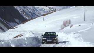 Maîtriser son véhicule dans un virage sur la neige  rezulteo [upl. by Nuyh]