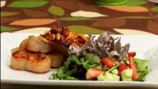 Lo aprendí en Michoacán  Ensalada de Jamaica con callo de hacha con aceite de chile y romero [upl. by Yznel]