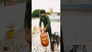 Kitna pagal hai gas cylinder lekar aaya hai 🤭😍comedy funny [upl. by Notyalc219]