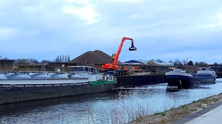 Binnenvaartschepen de KEIZERSGRACHT en de VIGILANT in de haven van Assen [upl. by Clarabelle]