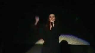 Destape de Laura Pausini en pleno concierto en Perú [upl. by Olram57]