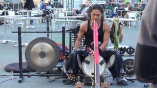 Shibaten  Amazing Didgeridoo Busker 44  Toronto Dundas Square  Nov 2009 [upl. by Drofdarb]