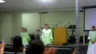 Danza quotReMoLiNeaNDoquot Grupo Shalom [upl. by Lenoj497]