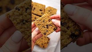 Quick amp Easy Chocolate Chip Flapjacks made in one bowl [upl. by Mcwherter]