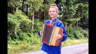 Karène Neuville 16 ans à la Croisette d Hérival  Vacances tyroliennes [upl. by Rehpitsirhc]