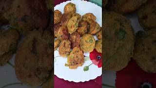 Methi Vada ।shorts [upl. by Aalst]