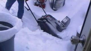 Troy Bilt Squall 5521 snowblower 2005 [upl. by Analem]