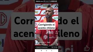 Arturo Vidal calienta el Perú vs Chile  corrigiendo el acento chileno [upl. by Anaoj558]