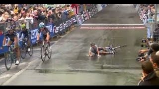 Domenico Pozzovivo slides over the finish line Il Lombardia 2013 [upl. by Mirak]