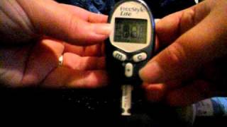 How To Use FreeStyle Lite Glucometer [upl. by Lenoj619]