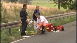 16082014 Fatales Überholmanöver Motorradfahrer stirbt bei Unfall nahe Laage [upl. by Hares]