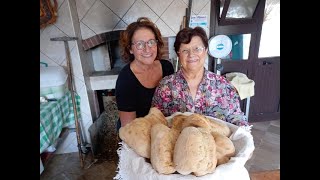 Pane cotto in forno a legna [upl. by Charlene657]