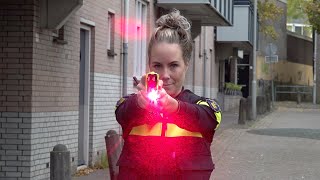 Het nieuwe stroomstootwapen bij de politie [upl. by Beora]