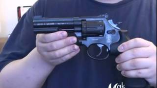 Umarex 2011 Smith and Wesson MampP R8 Revolver Co2 45mm Review and Demo [upl. by Yrrehc742]