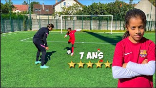 MA SOEUR DE 7 ANS EST PLUS FORTE QUE MOI AU FOOT [upl. by Atekihs]