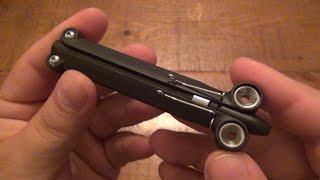 Spyderco quotBaliyoquot Balisong Style Pen Fun amp Legal To Play With Everywhere [upl. by Lopes]