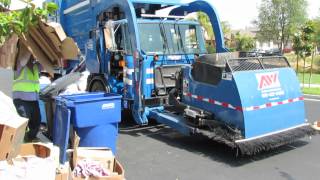 ♻ Republic Services  Saturday Memorial Day Pick up 2013 Part 1 quotMucho Recyclingquot♻ [upl. by Oinoitna]