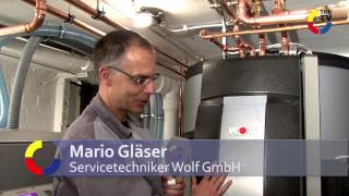 Reportage Heizungssanierung WOLF Solarthermie amp Holzpellet [upl. by Aerdma]