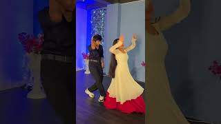 Saree ke fall sa song viraldance trendingshorts dancergirl youtubeshort dance bolloywooddance [upl. by Karen106]