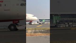 Boeing787 TaxiBot  AirIndia  shorts trending viralshorts aviation boeing airindia [upl. by Ginevra]