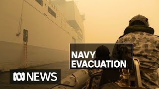 Mallacoota evacuations begin as thousands trapped by fires are transported to Navy ships  ABC News [upl. by Naeloj]