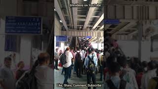 Mumbai railway station escalator stopped and staircase got crowded during normal days [upl. by Croner]