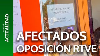 Los afectados por la suspensión de las oposiciones a informador de RTVE protestan en Torrespaña [upl. by Aimekahs]