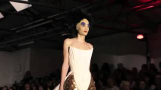 Fashion Week  Interview backstage avec Gareth Pugh [upl. by Arundell]