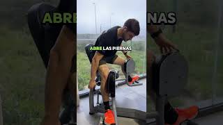 Aprende a montarte en la maquina de aductores 😂 gym fitness aductores piernas ivarumafit [upl. by Etnaled]