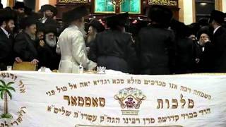 Satmar  Viznitz Wedding in Boro Park Dancing [upl. by Kimball]