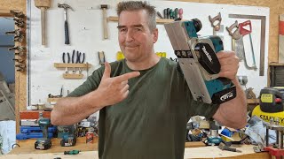 How to change Makita18v planer blades 2023 woodworking how video [upl. by Rainwater]