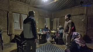 SUASANA MALAM DI VILLA KAMPUNG KARUHUN NGUMPUL BARENG KELUARGA DINGIN TAPI PENUH KEHANGATAN [upl. by Parhe]