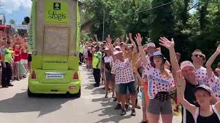 Tour de France 2023  Caravane publicitaire dans le col de la Forclaz [upl. by Sev]