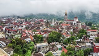 ¿Es este el Pueblo Mágico MÁS BONITO de México 🇲🇽  Cuetzalan en la sierra norte de Puebla 🌿☕🦶🏻 [upl. by Alikee]