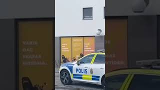 Här grips skytten efter skottlossningen inne på köpcentret [upl. by Alvita]